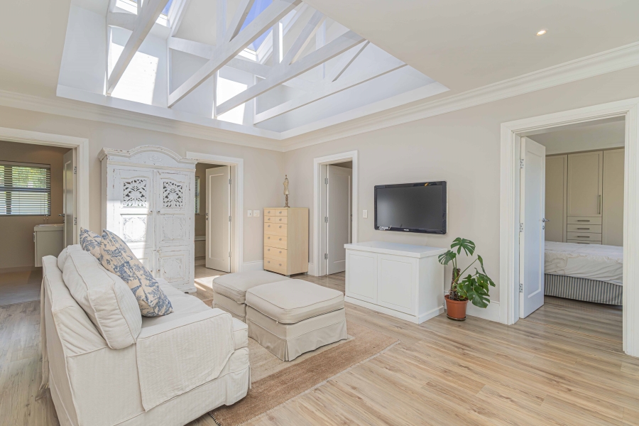 4 Bedroom Property for Sale in Fresnaye Western Cape